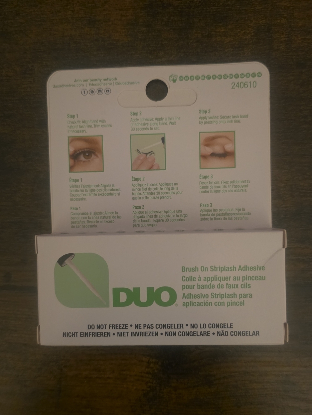 Urban Outfitters DUO Brush-On Strip Lash Adhesive in Green and White